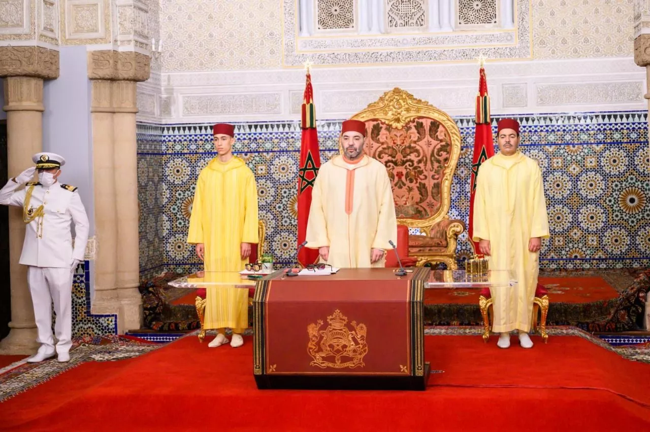 Sa Majesté le Roi Mohammed VI, que Dieu L’assiste, a adressé vendredi soir un discours à la Nation à l’occasion du 69ème anniversaire de la Révolution du Roi et du Peuple.